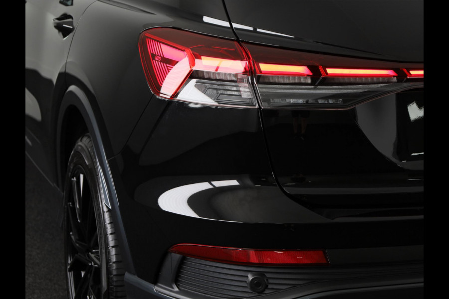 Audi Q4 e-tron 45 quattro Advanced edition 82 kWh 286pk | Panoramadak | 20 inch lichtmetalen velgen | Parkeercamera | Adaptieve cruise controle
