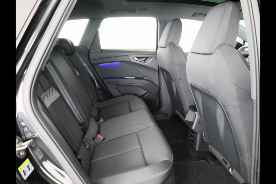 Audi Q4 e-tron 45 quattro Advanced edition 82 kWh 286pk | Panoramadak | 20 inch lichtmetalen velgen | Parkeercamera | Adaptieve cruise controle