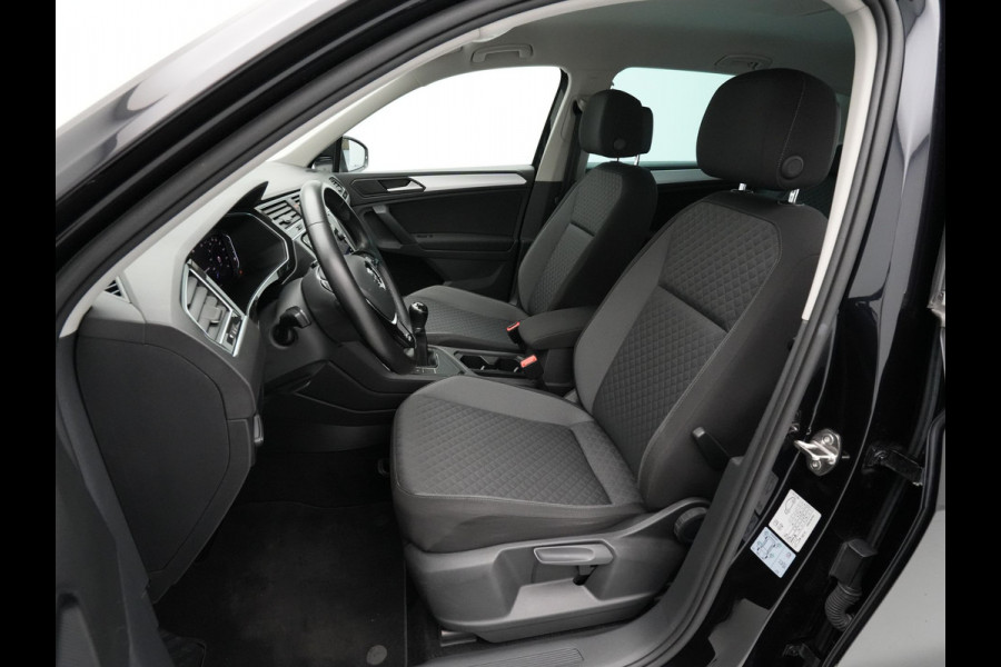 Volkswagen Tiguan 1.5 TSI 130pk R-Line Navi via App Led Pdc Virtual Cockpit 233