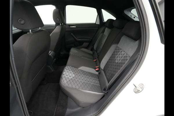 Volkswagen Taigo 1.0 TSI 110pk R-Line Panorama Navi via App Pdc Airco 123