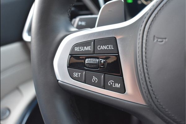 BMW 3 Serie Touring 330e xDrive M-Sport 292 Pk Pano Memory Head-Up Laser Vol Leder 19 Inch