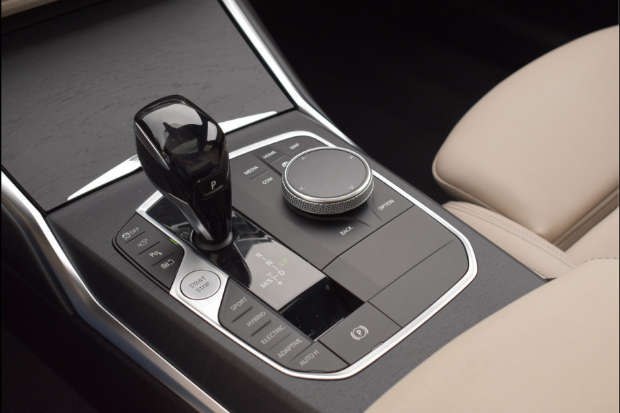 BMW 3 Serie Touring 330e xDrive M-Sport 292 Pk Pano Memory Head-Up Laser Vol Leder 19 Inch