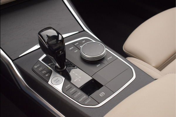 BMW 3 Serie Touring 330e xDrive M-Sport 292 Pk Pano Memory Head-Up Laser Vol Leder 19 Inch