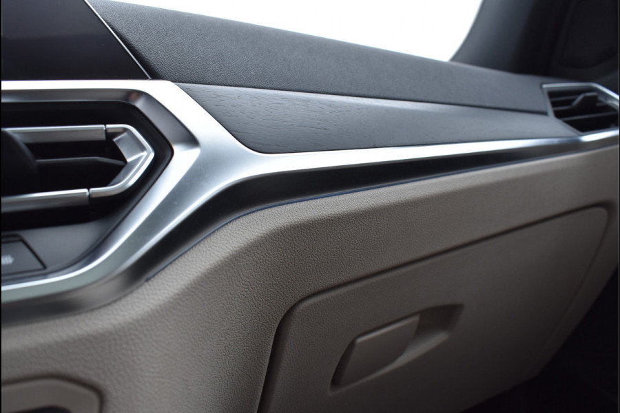 BMW 3 Serie Touring 330e xDrive M-Sport 292 Pk Pano Memory Head-Up Laser Vol Leder 19 Inch