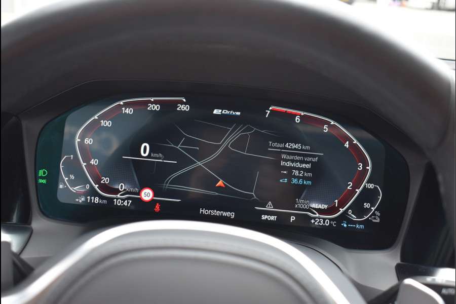 BMW 3 Serie Touring 330e xDrive M-Sport 292 Pk Pano Memory Head-Up Laser Vol Leder 19 Inch