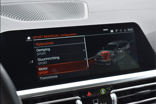 BMW 3 Serie Touring 330e xDrive M-Sport 292 Pk Pano Memory Head-Up Laser Vol Leder 19 Inch