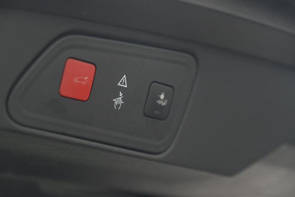 Peugeot 3008 1.6 PureTech 180 GT Line | Camera | Dodehoekdetectie | Adaptieve Cruise Control | Elektronische Kofferklep