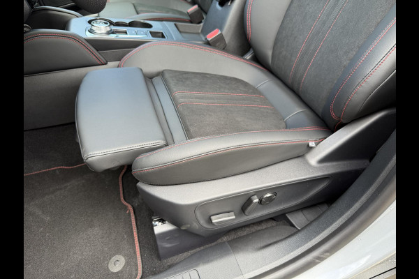 Ford Kuga 2.5 PHEV ST-Line X 243pk | Driver Assistance pack | Matrix LED | Black Package | Wegklapbare Trekhaak | Panoramadak | Winterpack | 2.100kg Trekgewicht