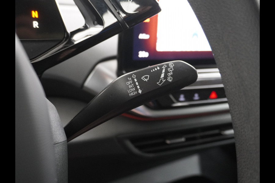 Volkswagen ID.4 170PK 52kWh Pure Cruise control adaptief Apple Carplay/Android Auto Navi Ecc Pdc Head-Up Display DAB Keyless Led Koplampen Lmv W Multimedia Pakket Plus Dynamische besturing Geluidsisolerend glas Connected services Draadloze telefoonlader Verkeersbord detectie Nieuwprijs € 40.405,-
