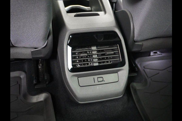 Volkswagen ID.4 170PK 52kWh Pure Cruise control adaptief Apple Carplay/Android Auto Navi Ecc Pdc Head-Up Display DAB Keyless Led Koplampen Lmv W Multimedia Pakket Plus Dynamische besturing Geluidsisolerend glas Connected services Draadloze telefoonlader Verkeersbord detectie Nieuwprijs € 40.405,-