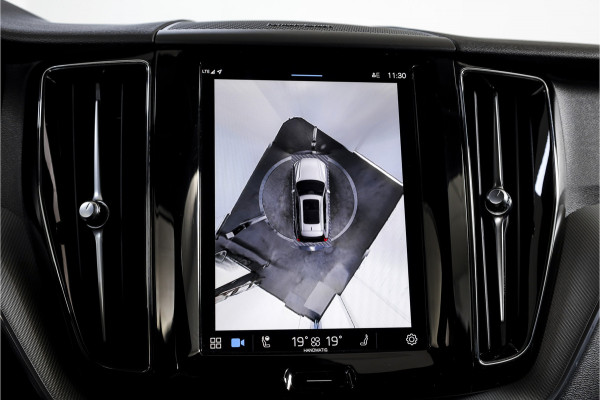 Volvo XC60 2.0 T6 Plug-in hybrid AWD Plus Dark | S/K-Panodak | Dig. Cockpit | Adapt. Cruise | Memory Stoelen | Elek. Klep | Stoel-+stuurverw. | 360 Camera | Harman/Kardon | NAV+App. Connect | LM 19" | 9452