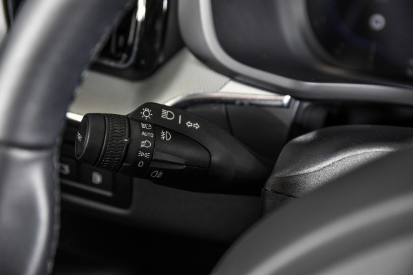 Volvo XC60 2.0 T6 Plug-in hybrid AWD Plus Dark | S/K-Panodak | Dig. Cockpit | Adapt. Cruise | Memory Stoelen | Elek. Klep | Stoel-+stuurverw. | 360 Camera | Harman/Kardon | NAV+App. Connect | LM 19" | 9452