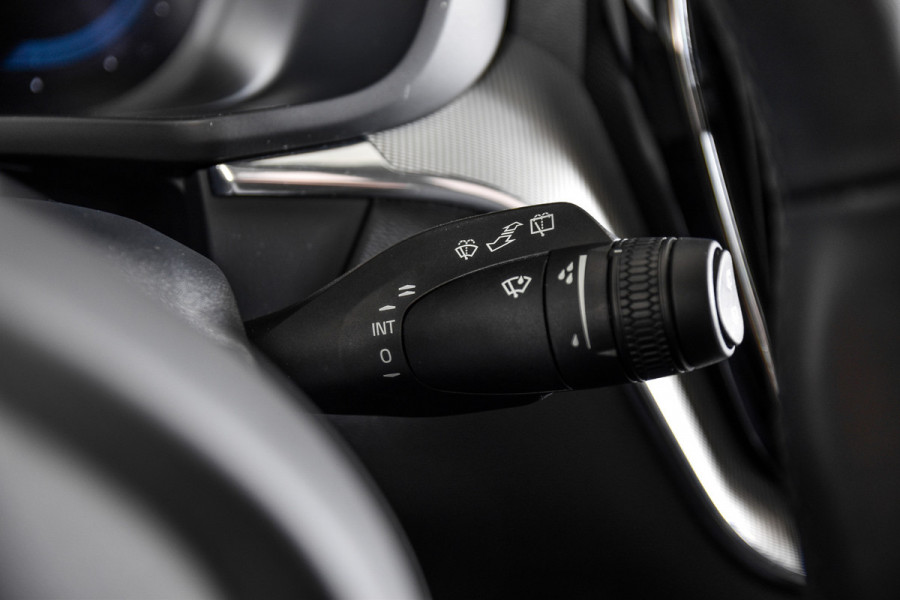 Volvo XC60 2.0 T6 Plug-in hybrid AWD Plus Dark | S/K-Panodak | Dig. Cockpit | Adapt. Cruise | Memory Stoelen | Elek. Klep | Stoel-+stuurverw. | 360 Camera | Harman/Kardon | NAV+App. Connect | LM 19" | 9452