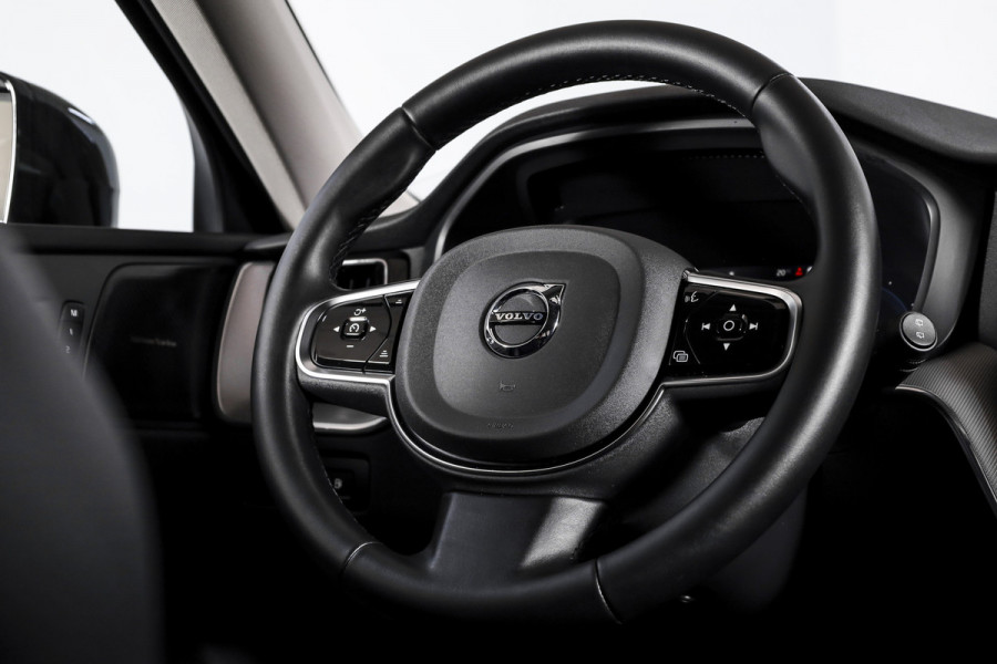 Volvo XC60 2.0 T6 Plug-in hybrid AWD Plus Dark | S/K-Panodak | Dig. Cockpit | Adapt. Cruise | Memory Stoelen | Elek. Klep | Stoel-+stuurverw. | 360 Camera | Harman/Kardon | NAV+App. Connect | LM 19" | 9452