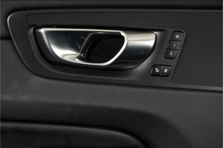 Volvo XC60 2.0 T6 Plug-in hybrid AWD Plus Dark | S/K-Panodak | Dig. Cockpit | Adapt. Cruise | Memory Stoelen | Elek. Klep | Stoel-+stuurverw. | 360 Camera | Harman/Kardon | NAV+App. Connect | LM 19" | 9452