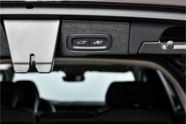 Volvo XC60 2.0 T6 Plug-in hybrid AWD Plus Dark | S/K-Panodak | Dig. Cockpit | Adapt. Cruise | Memory Stoelen | Elek. Klep | Stoel-+stuurverw. | 360 Camera | Harman/Kardon | NAV+App. Connect | LM 19" | 9452