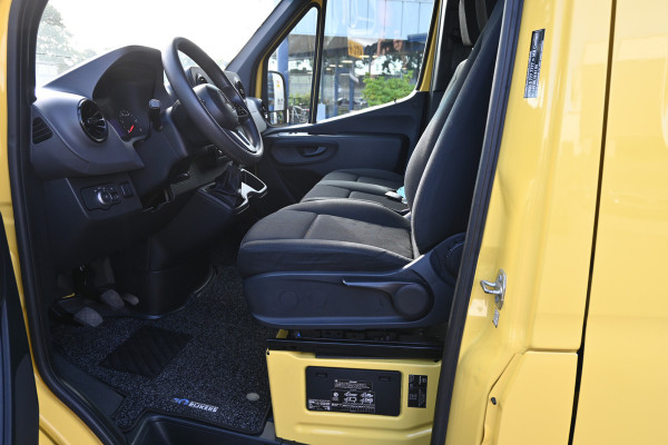 Mercedes-Benz Sprinter 316 CDI Dubbele cabine open laadbak 3500kg trekhaak, Standkachel, MBUX