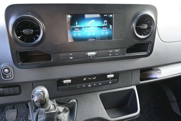 Mercedes-Benz Sprinter 316 CDI Dubbele cabine open laadbak 3500kg trekhaak, Standkachel, MBUX