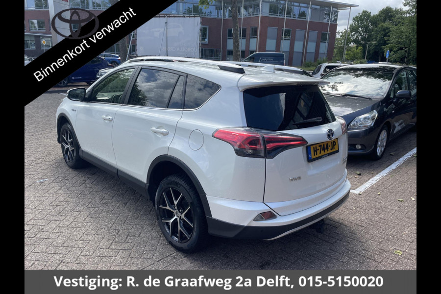 Toyota RAV4 2.5 Hybrid AWD Executive Business | 1650KG trekgewicht | Parkeersensoren | Navigatie | Afneembare Trekhaak