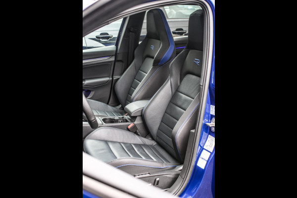Volkswagen Golf 2.0 TSI R 4Motion *Akra*Pano*Leder*H&K*Performance*