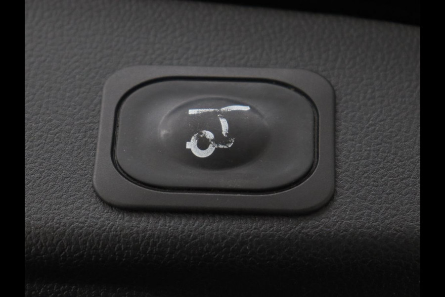 Ford Focus 1.0 EcoBoost Titanium X | Stoel & stuurverwarming | Trekhaak | Adaptive cruise | Camera | Full LED | Carplay | B&O Sound | Digital Cockpit | Keyless | Climate control