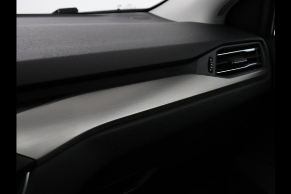 Ford Focus 1.0 EcoBoost Titanium X | Stoel & stuurverwarming | Trekhaak | Adaptive cruise | Camera | Full LED | Carplay | B&O Sound | Digital Cockpit | Keyless | Climate control