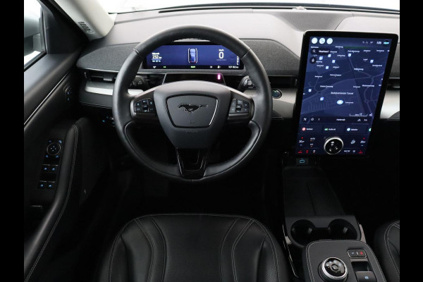 Ford Mustang Mach-E RWD 75 kWh | Panoramadak | Leder | Trekhaak | Stoelverwarming | Adaptive cruise | 360 camera | Adaptive cruise | B&O Sound | Stuurverwarming