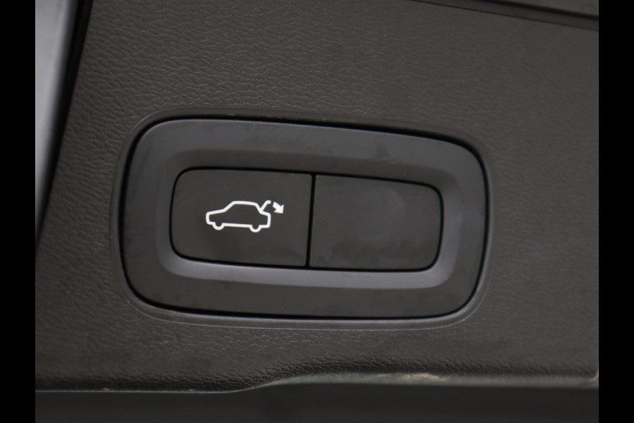 Volvo XC60 2.0 T8 Twin Engine AWD Inscription | Panoramadak | Trekhaak | Leder | Camera | Carplay | Navigatie | Full LED | Climate control
