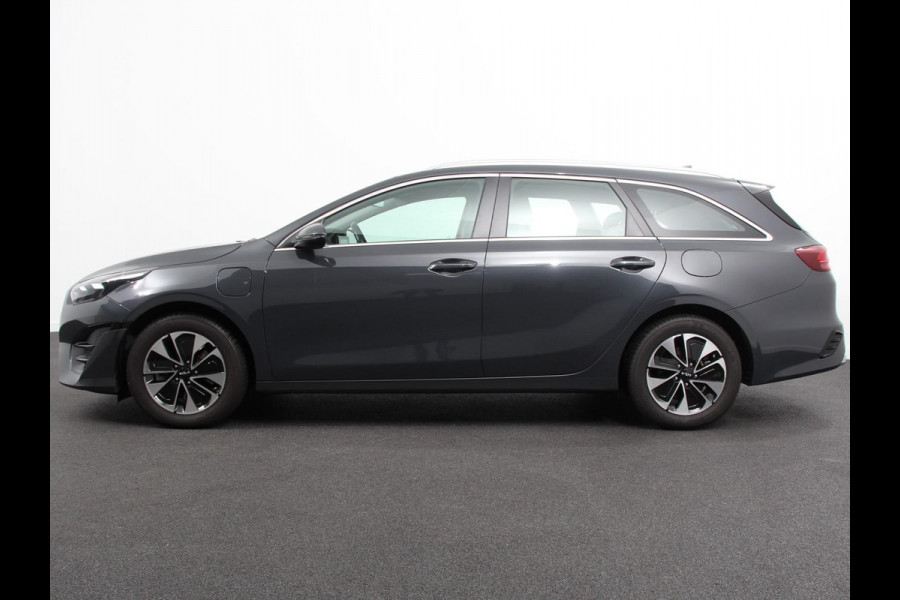 Kia Ceed Sportswagon 1.6 GDI PHEV DynamicLine DEMO!! Achteruitrijcamera Stuurverwarming Stoel verwarming Climate control LED Keyless start/ entry Parkeersensoren achter Adaptieve cruise control Lane assist