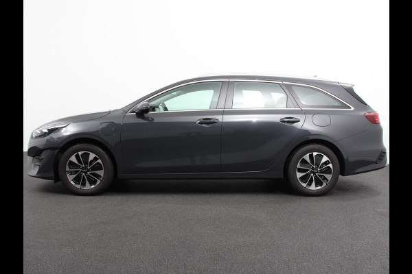 Kia Ceed Sportswagon 1.6 GDI PHEV DynamicLine DEMO!! Achteruitrijcamera Stuurverwarming Stoel verwarming Climate control LED Keyless start/ entry Parkeersensoren achter Adaptieve cruise control Lane assist