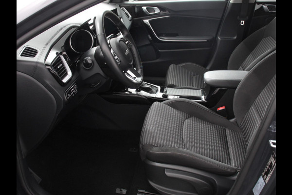 Kia Ceed Sportswagon 1.6 GDI PHEV DynamicLine DEMO!! Achteruitrijcamera Stuurverwarming Stoel verwarming Climate control LED Keyless start/ entry Parkeersensoren achter Adaptieve cruise control Lane assist