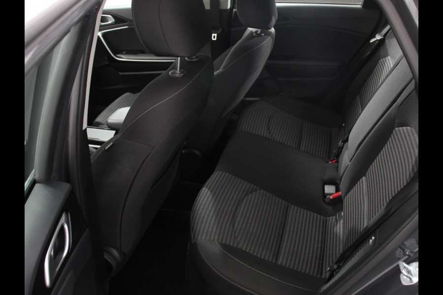 Kia Ceed Sportswagon 1.6 GDI PHEV DynamicLine DEMO!! Achteruitrijcamera Stuurverwarming Stoel verwarming Climate control LED Keyless start/ entry Parkeersensoren achter Adaptieve cruise control Lane assist
