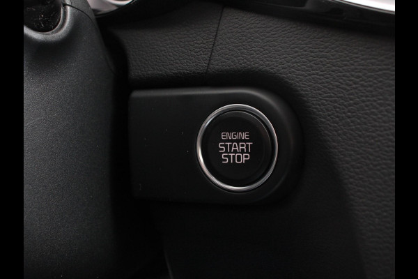Kia Ceed Sportswagon 1.6 GDI PHEV DynamicLine DEMO!! Achteruitrijcamera Stuurverwarming Stoel verwarming Climate control LED Keyless start/ entry Parkeersensoren achter Adaptieve cruise control Lane assist