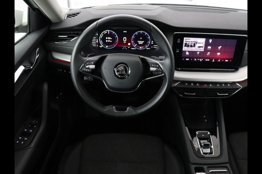 Škoda Octavia 1.4 TSI iV Business Edition Plus | Head-Up | Camera | Stoelverwarming | Side Assist | Achterbankverwarming | Carplay | Keyless | Elektrische voorstoelen | Memory | Sfeerverlichting | Navigatie | PHEV