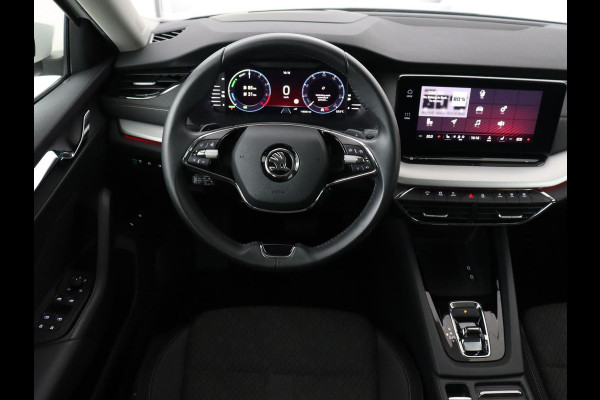 Škoda Octavia 1.4 TSI iV Business Edition Plus | Head-Up | Camera | Stoelverwarming | Side Assist | Achterbankverwarming | Carplay | Keyless | Elektrische voorstoelen | Memory | Sfeerverlichting | Navigatie | PHEV