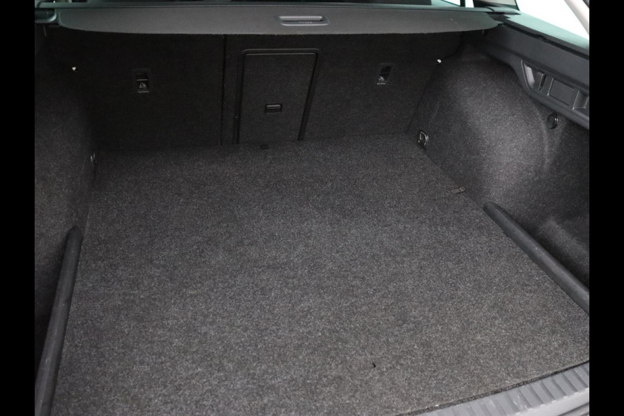 Škoda Octavia 1.4 TSI iV Business Edition Plus | Head-Up | Camera | Stoelverwarming | Side Assist | Achterbankverwarming | Carplay | Keyless | Elektrische voorstoelen | Memory | Sfeerverlichting | Navigatie | PHEV