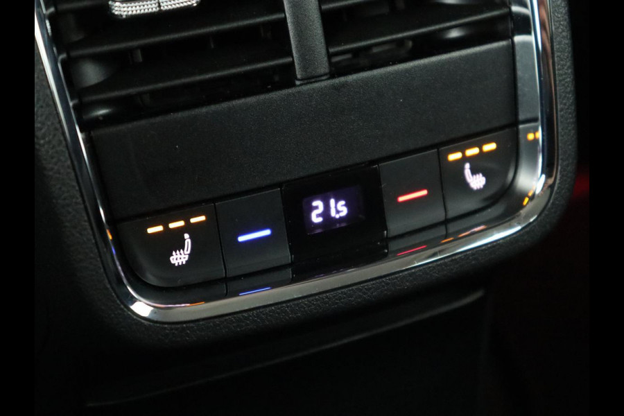Škoda Octavia 1.4 TSI iV Business Edition Plus | Head-Up | Camera | Stoelverwarming | Side Assist | Achterbankverwarming | Carplay | Keyless | Elektrische voorstoelen | Memory | Sfeerverlichting | Navigatie | PHEV