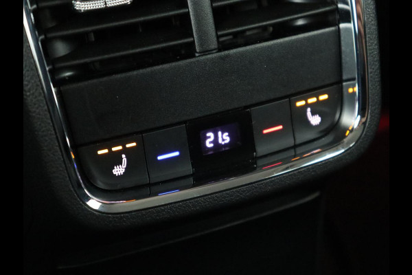 Škoda Octavia 1.4 TSI iV Business Edition Plus | Head-Up | Camera | Stoelverwarming | Side Assist | Achterbankverwarming | Carplay | Keyless | Elektrische voorstoelen | Memory | Sfeerverlichting | Navigatie | PHEV