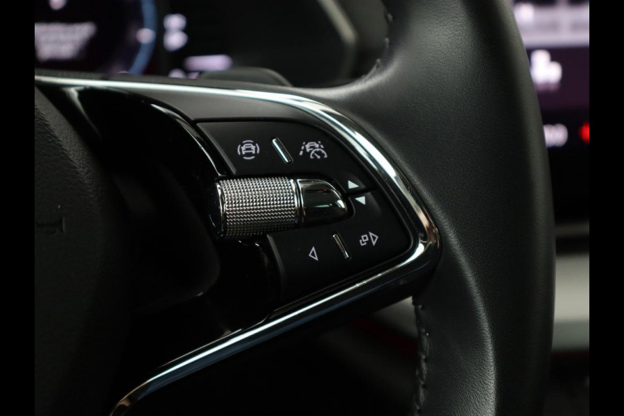 Škoda Octavia 1.4 TSI iV Business Edition Plus | Head-Up | Camera | Stoelverwarming | Side Assist | Achterbankverwarming | Carplay | Keyless | Elektrische voorstoelen | Memory | Sfeerverlichting | Navigatie | PHEV