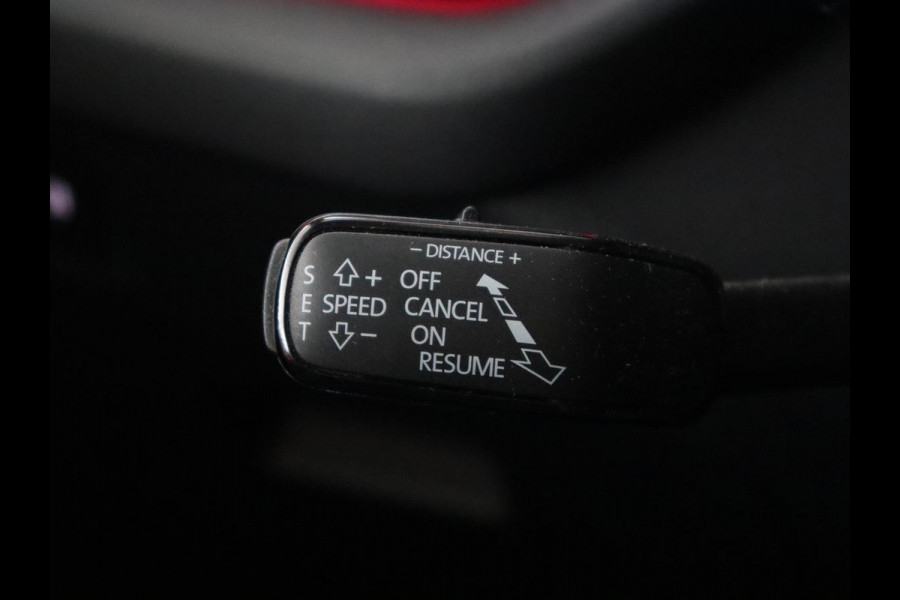 Škoda Octavia 1.4 TSI iV Business Edition Plus | Head-Up | Camera | Stoelverwarming | Side Assist | Achterbankverwarming | Carplay | Keyless | Elektrische voorstoelen | Memory | Sfeerverlichting | Navigatie | PHEV