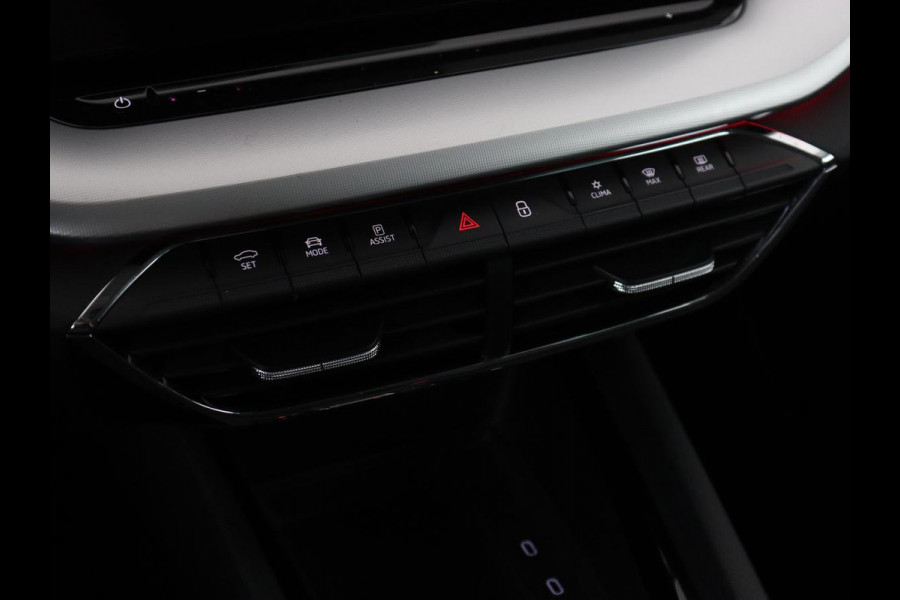 Škoda Octavia 1.4 TSI iV Business Edition Plus | Head-Up | Camera | Stoelverwarming | Side Assist | Achterbankverwarming | Carplay | Keyless | Elektrische voorstoelen | Memory | Sfeerverlichting | Navigatie | PHEV