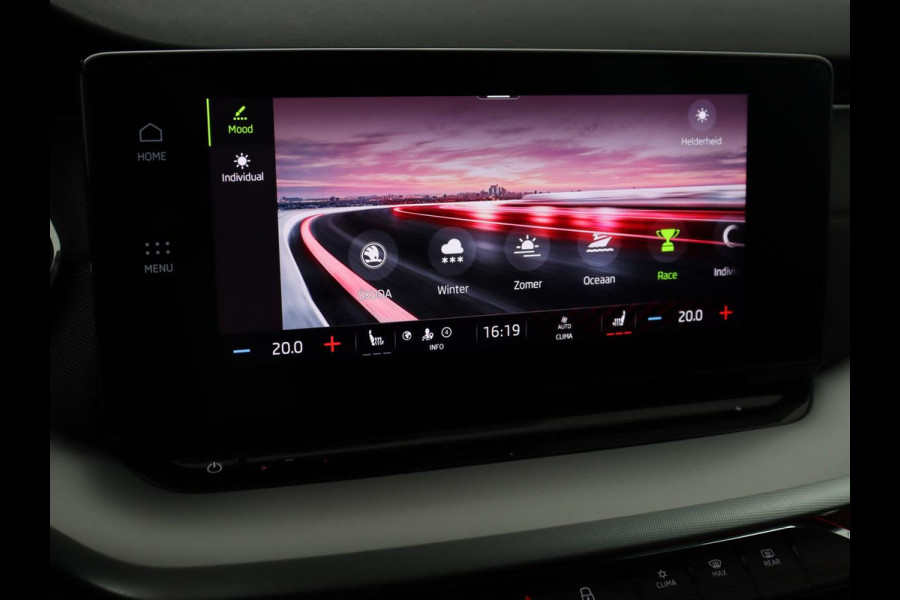 Škoda Octavia 1.4 TSI iV Business Edition Plus | Head-Up | Camera | Stoelverwarming | Side Assist | Achterbankverwarming | Carplay | Keyless | Elektrische voorstoelen | Memory | Sfeerverlichting | Navigatie | PHEV