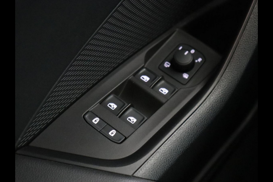 Škoda Octavia 1.4 TSI iV Business Edition Plus | Head-Up | Camera | Stoelverwarming | Side Assist | Achterbankverwarming | Carplay | Keyless | Elektrische voorstoelen | Memory | Sfeerverlichting | Navigatie | PHEV