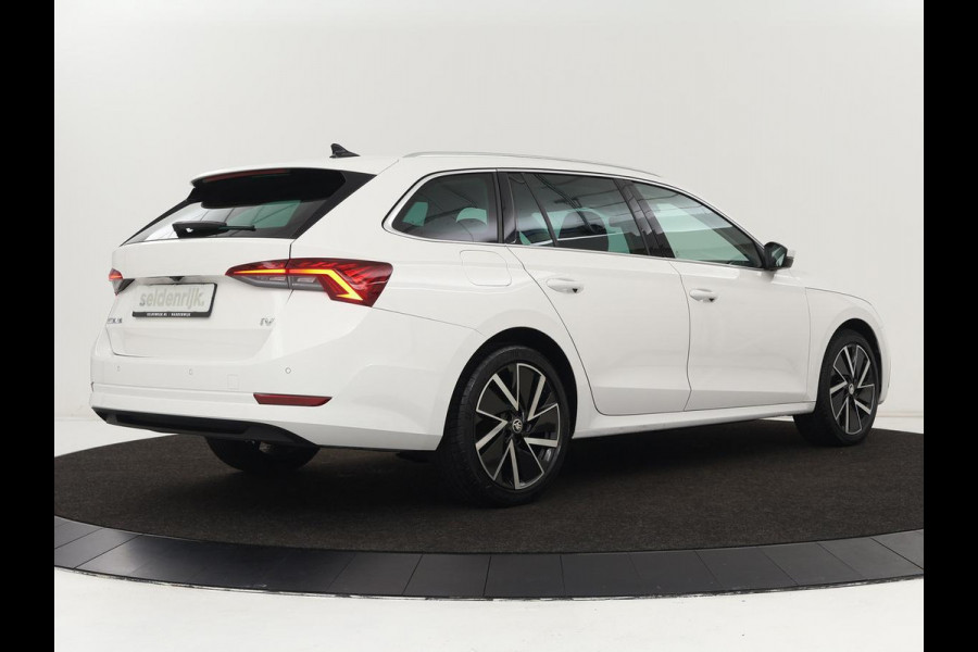 Škoda Octavia 1.4 TSI iV Business Edition Plus | Head-Up | Camera | Stoelverwarming | Side Assist | Achterbankverwarming | Carplay | Keyless | Elektrische voorstoelen | Memory | Sfeerverlichting | Navigatie | PHEV