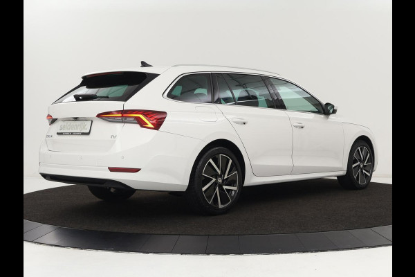 Škoda Octavia 1.4 TSI iV Business Edition Plus | Head-Up | Camera | Stoelverwarming | Side Assist | Achterbankverwarming | Carplay | Keyless | Elektrische voorstoelen | Memory | Sfeerverlichting | Navigatie | PHEV
