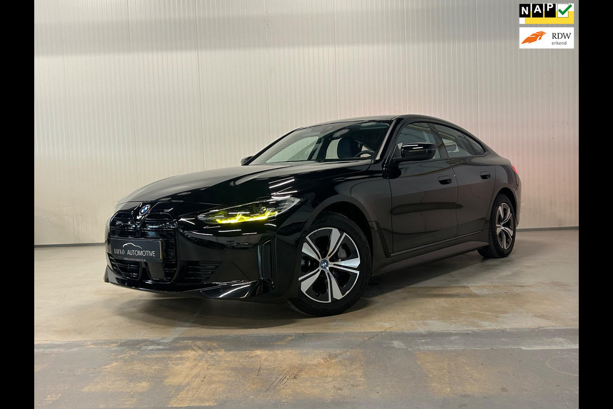 BMW i4 EDrive40 84 kWh | NAP | SHADOW LINE | DEALERGARANTIE | LASERLIGHTS BMW i4 EDrive40 84 kWh | NAP | SHADOW LINE | DEALERGARANTIE | LASERLIGHTS