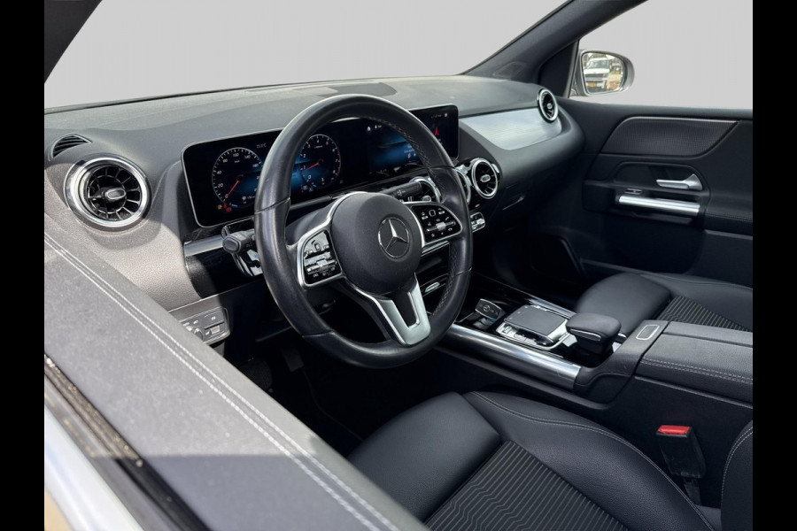 Mercedes-Benz B-Klasse 180 Launch Edition | Automaat | widescreen | trekhaak
