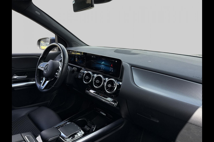 Mercedes-Benz B-Klasse 180 Launch Edition | Automaat | widescreen | trekhaak