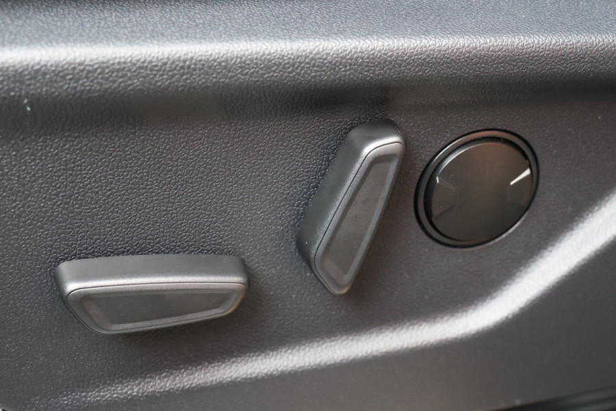 Ford Transit Custom 320 2.0 TDCI L2H1 Sport 170 PK | L+R Schuifdeur | ACC | Blind Spot | Navigatie | Camera | CarPlay | Lane Assist | | Raptor Edition | Trekhaak | 3-Zitter | MODELJAAR 2025 | Verlengde fabrieksgarantie tot 12-2029