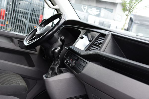 Volkswagen Transporter 2.0 TDI L2H1 30 Highline PB Edition Adaptieve Cruise, Carplay, Camera, 150pk, Automaat, LED, Multimedia, Sensoren, Uniek!